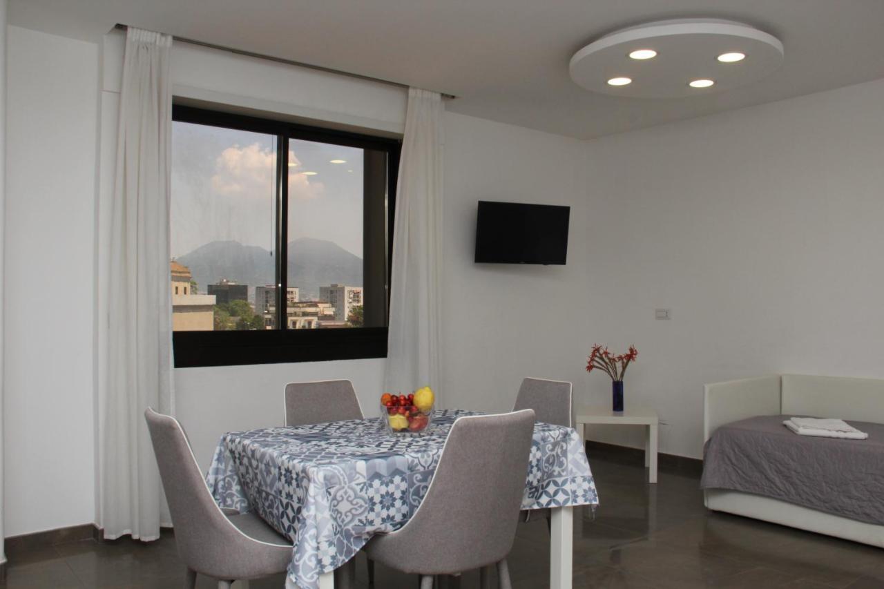 Mondo Suites Apartments Наполи Екстериор снимка