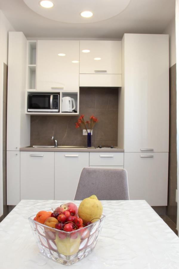 Mondo Suites Apartments Наполи Екстериор снимка