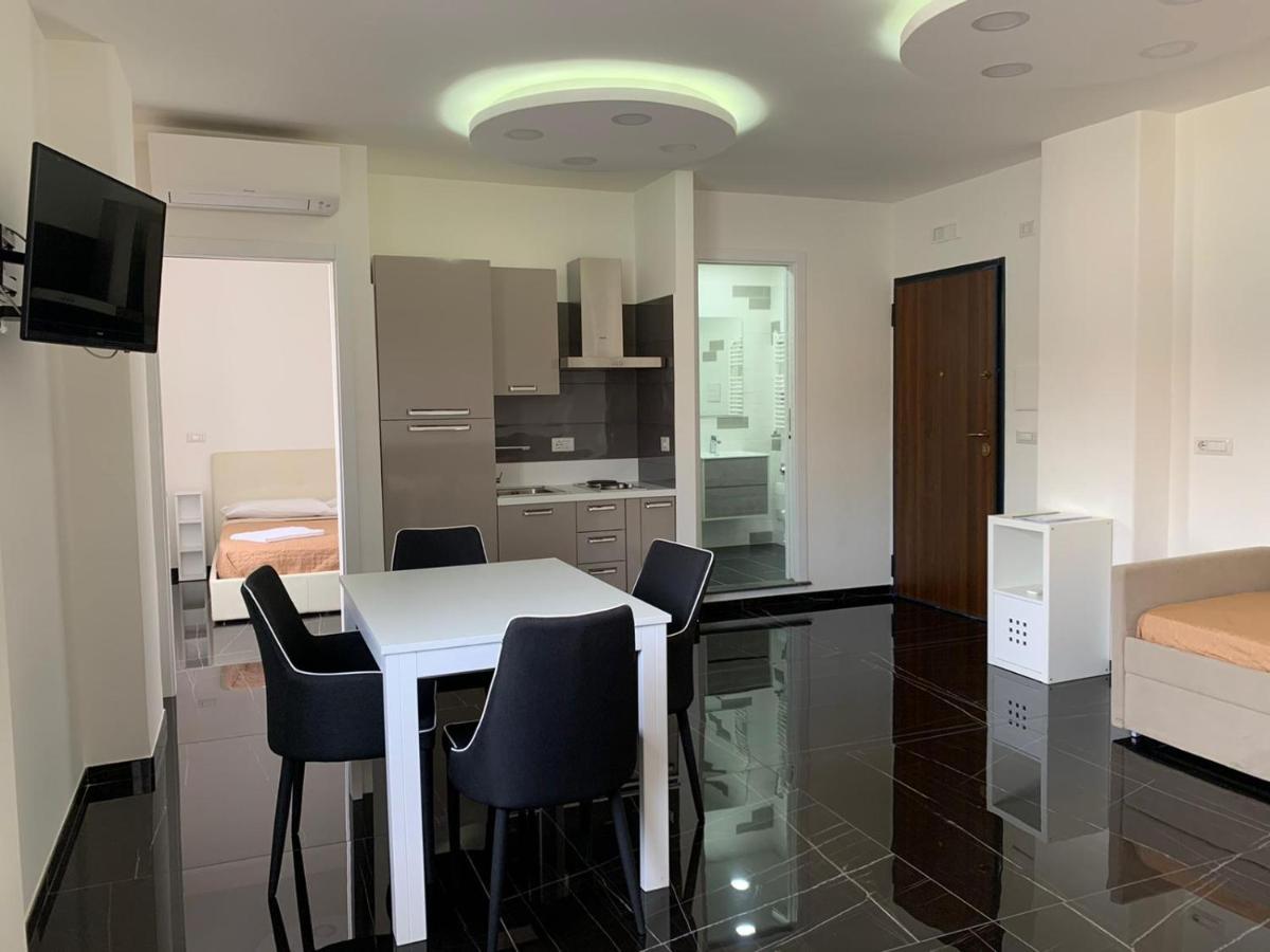 Mondo Suites Apartments Наполи Екстериор снимка