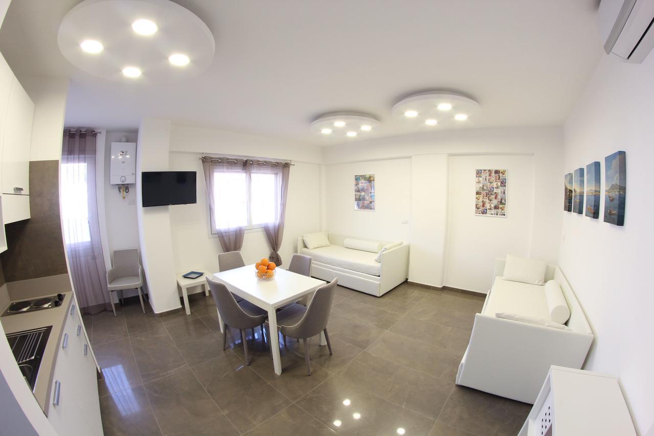 Mondo Suites Apartments Наполи Екстериор снимка