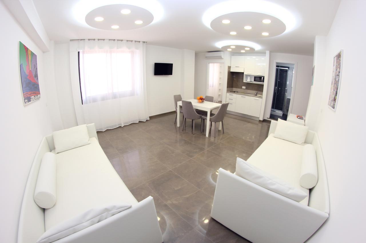 Mondo Suites Apartments Наполи Екстериор снимка