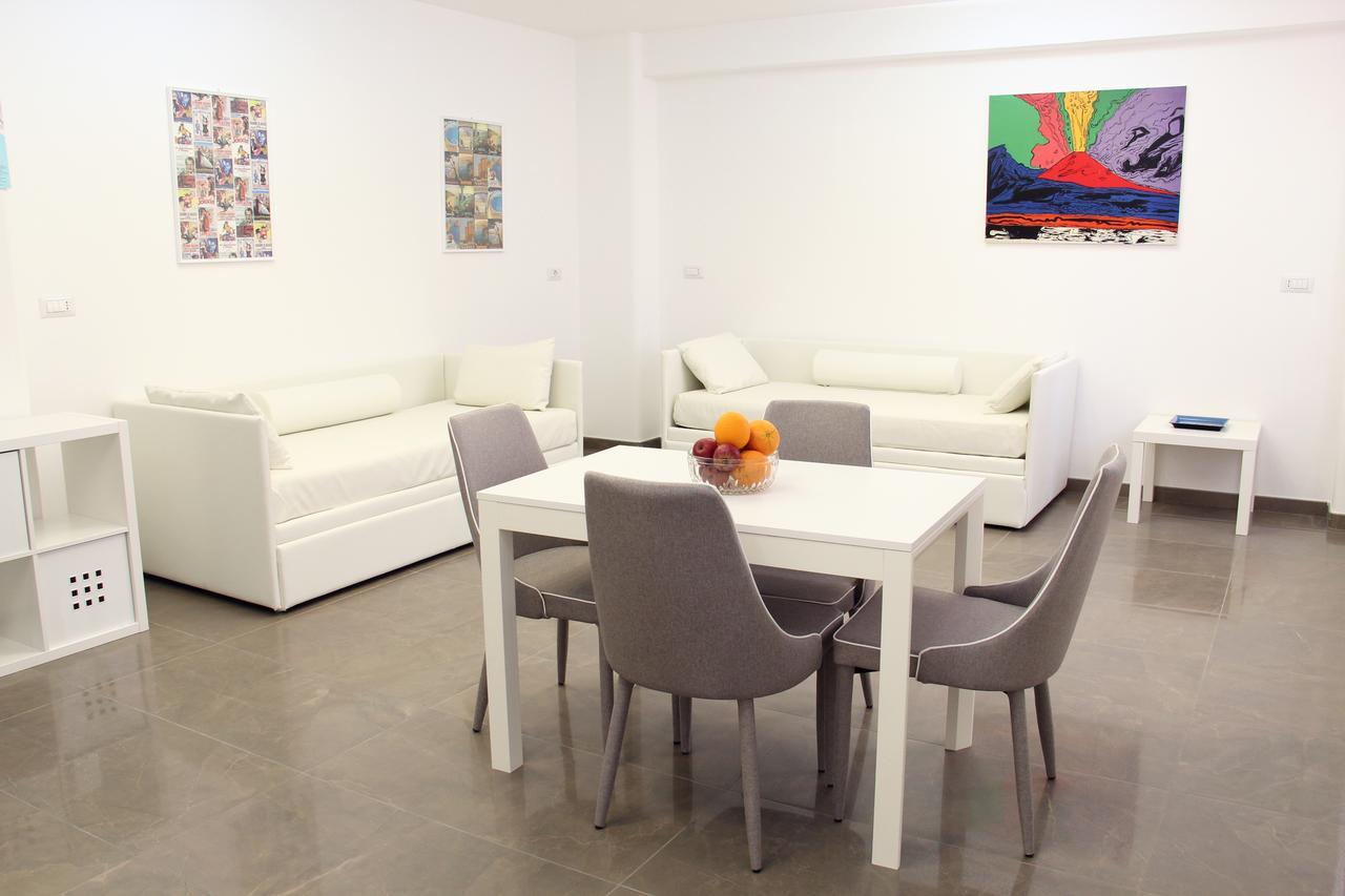 Mondo Suites Apartments Наполи Екстериор снимка
